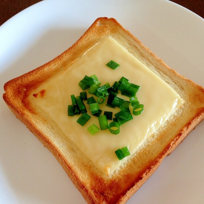 朝食に☆ねぎマヨチーズトースト